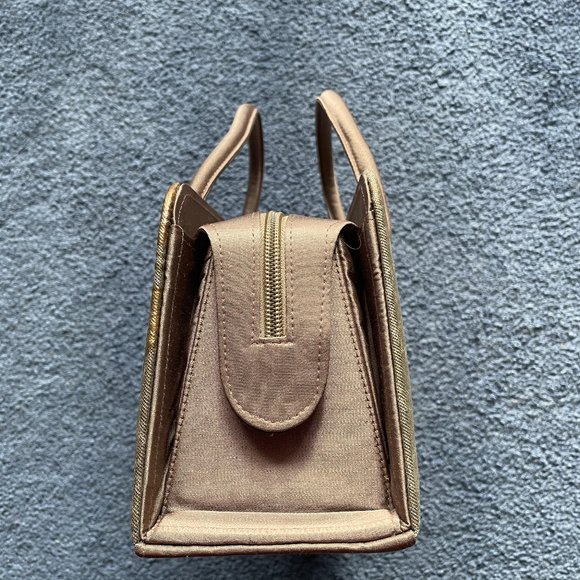 One of a kind - Picture 2 of 5